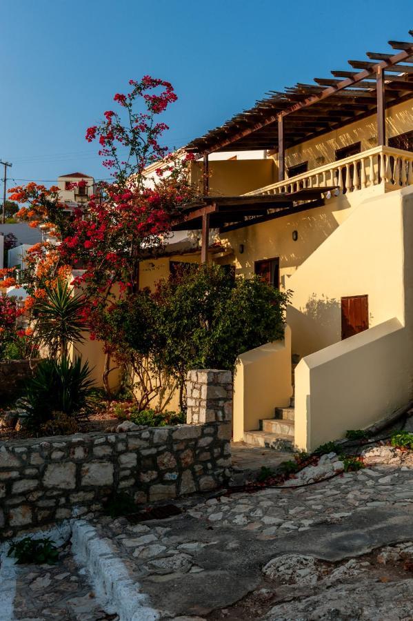 Apartamento Kiki&Nina Chalki Town Exterior foto