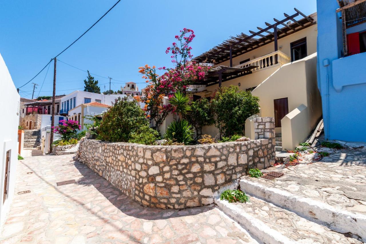 Apartamento Kiki&Nina Chalki Town Exterior foto