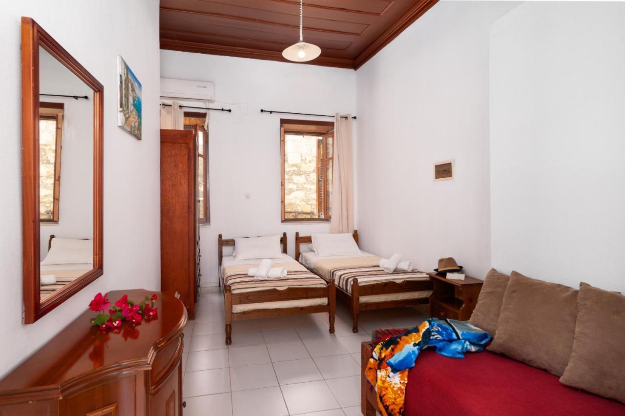 Apartamento Kiki&Nina Chalki Town Exterior foto
