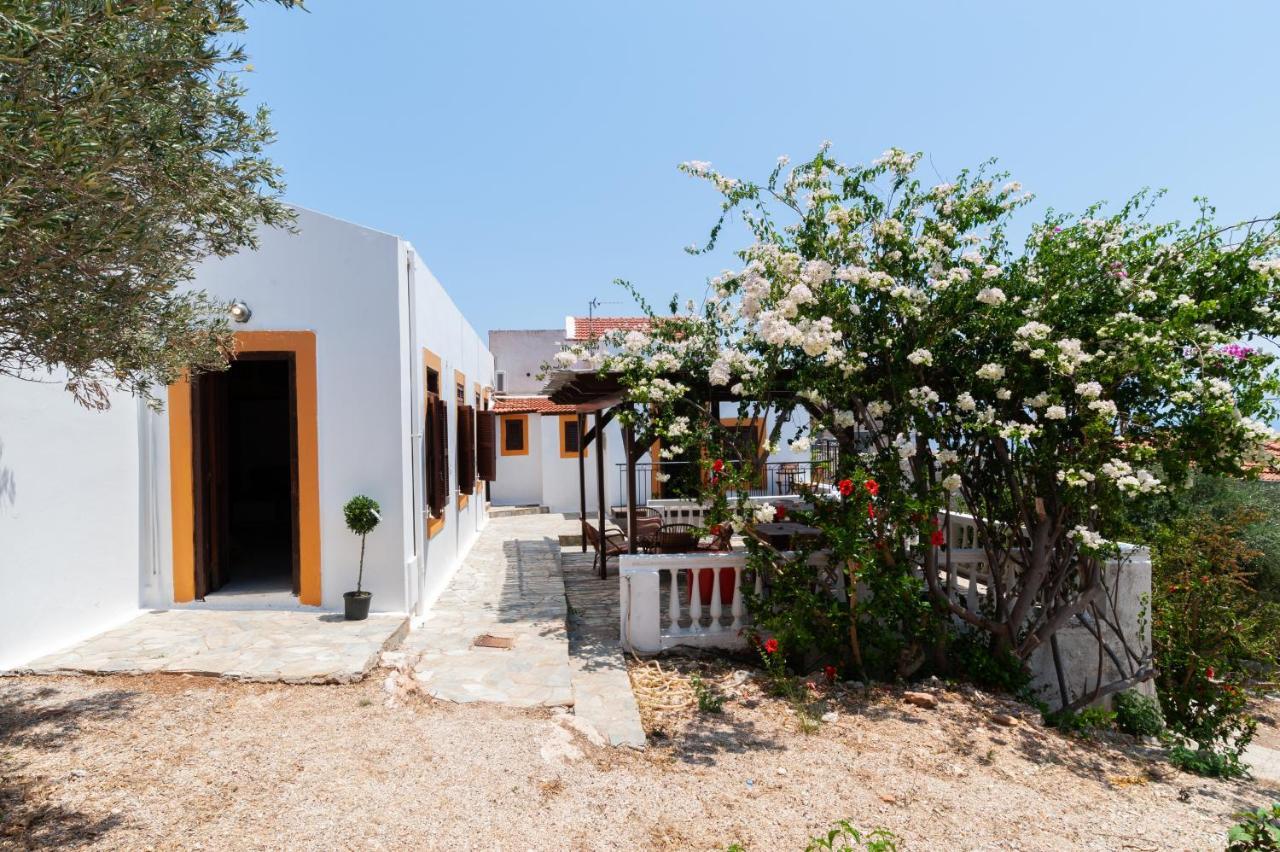 Apartamento Kiki&Nina Chalki Town Exterior foto