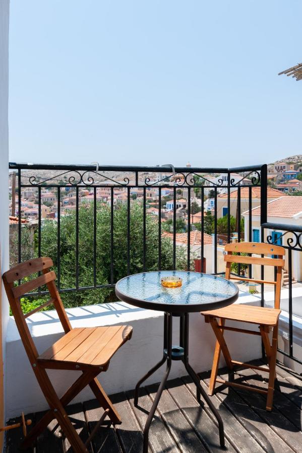 Apartamento Kiki&Nina Chalki Town Exterior foto