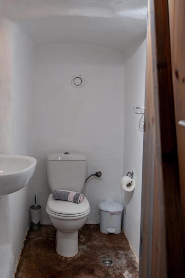 Apartamento Kiki&Nina Chalki Town Exterior foto
